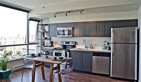 Dark blue kitchen cabinets look clean and handsome. Hot Kitchen Design Trends Set to Sizzle in 2015