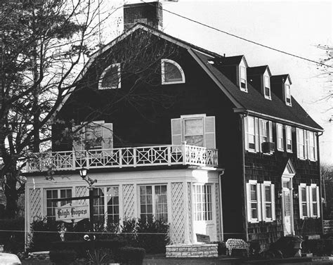 Travelbook hat sich die geschichte des berühmtesten „haunted house der welt genau. Wymering: La casa de Amityville