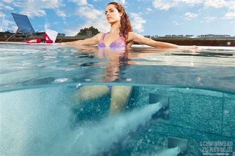 Dieser erstellt die planung für die hausstruktur und, in enger zusammenarbeit mit dem schwimmbadbauer. Wasserattraktionen im eigenen Schwimmbad