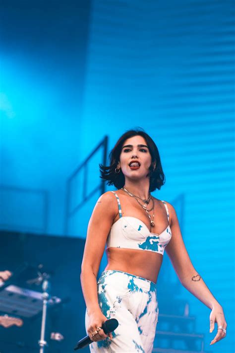 El exlíder de oasis actuará en sevilla junto a rosalía, becky g o dua lipa en una gala que cerrará la semana de música que ofrece la cadena estadounidense y que retransmitirá a 180. Dua Lipa Performs during the Bonnaroo Music and Arts ...