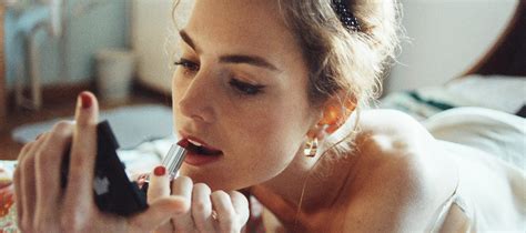 She appeared on screen in the film app and the television series volgens robert. Hemel : Bild Hannah Hoekstra - Hemel Bild 7 von 16 ...