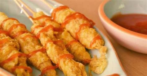 4 butir telur 4 batang sosis 1 batang daun bawang diiris garam penyedap merica plastik es. Resep Sosis Gulung Telur Crispy - Sate Telur Gulung Crispy Ekonomis Isi Sosis 1 Resep Jadi 24 ...