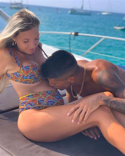 João cancelo, de 25 anos, que joga atualmente no manchester city, foi pai pela primeira vez, fruto da relação com a namorada de longa data, daniela machado. Joao Cancelo Wiki 2021 - Girlfriend, Salary, Tattoo, Cars ...