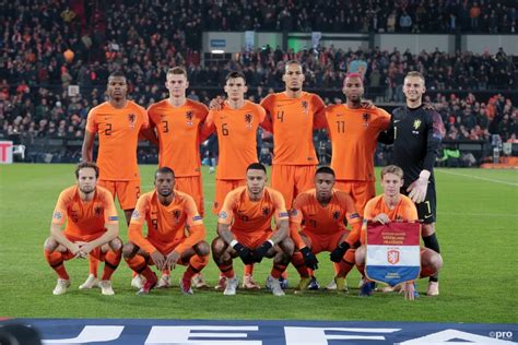 Veel spelers zijn de 30 al lang gepasseerd, spelen niet alle wedstrijden,en. De vermoedelijke opstelling voor Duitsland - Nederland ...