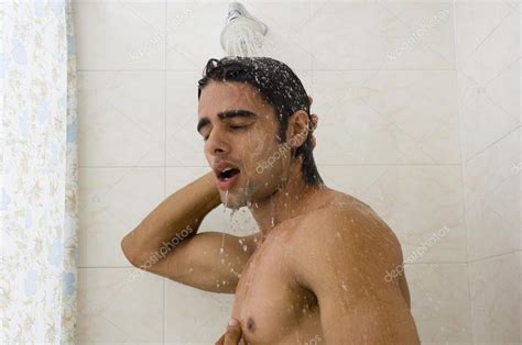 homem tomando banho — Fotografias de Stock © imagedb_seller #32953867