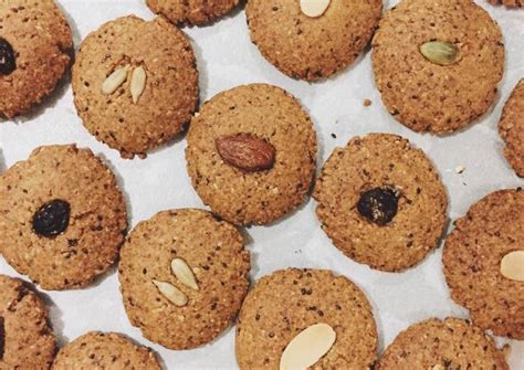 May 09, 2014 · the texture is crisp/chewy, not soggy, sort of like an oatmeal cookie with fruit filling. Resep Vegan cookies (gluten free) muesli/oatmeal/eggless ...