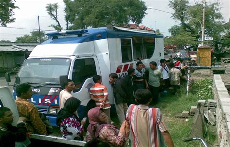 Penetapan awal ramadan tersebut berdasarkan hasil dari pemantauan hilal atau rukyatul hilal. JADWAL SIM KELILING HARI SELASA TGL 08 APRIL 2014 : | REGIDENT DITLANTAS POLDA JATIM