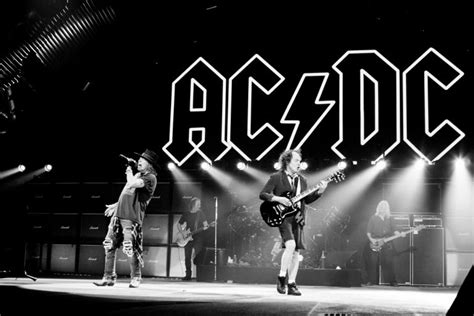 Live at river plate (2011). Ac dc back in black live at river plate 2009, MISHKANET.COM