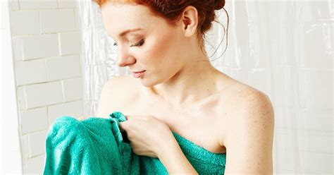 Changing bath time routines can have some of the biggest impacts on improving dry, itchy skin: How To Get Rid Of Dry Skin, Moisturise After Showering