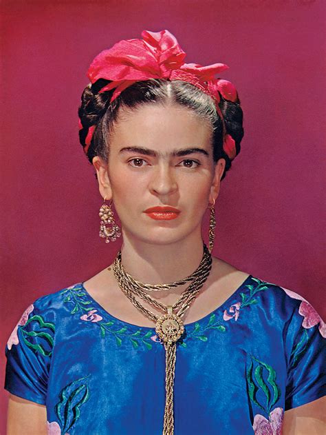Years later, she and her husband, mexican muralist diego rivera, made it their home as well. Frida Kahlo, musa de la alta costura - Vinicius Argentina
