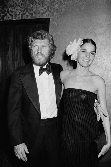 Pour evans, la messe est dite, même s'il tente de reconquérir son épouse à venise. Ali MacGraw: lo stile anni 70 dell'attrice nel 2020 ...