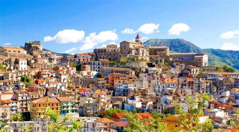 This month, it's the turn of another sicilian town, castiglione di sicilia, to offer houses for the price of a coffee. Castiglione di Sicilia quarta meta turistica della ...