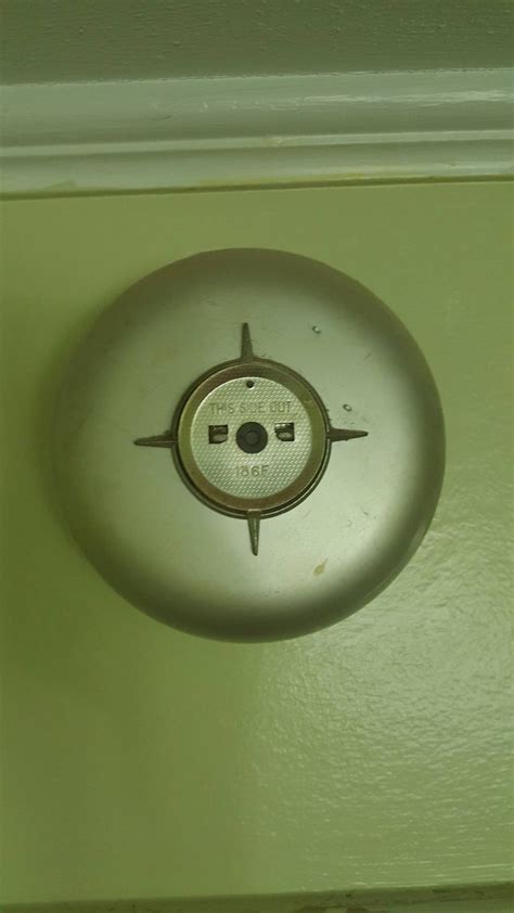 I don't have another 9 volt in the house and it's 12:35 in the morning, so i can't go buy one. I believe this is an old smoke detector from a house built ...