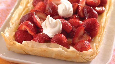 Packing the dough into a measuring cup helps the dough come together without overworking. Strawberry-Cream Cheese Phyllo Tart | Recipe | Tart recipes, Cream cheese desserts, Phyllo dough ...