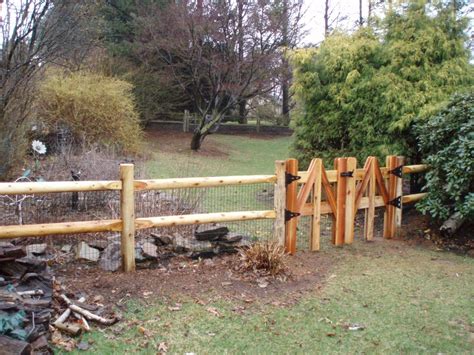 Love the style of this below information will help you to get some more though about the subject made with naturally split northern white cedar and designed to your size requirements fence. DIY Split Rail Fence Gate : Home Ideas Collection - How To ...