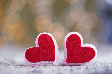 Red Hearts With Beautiful Background | Romantic text messages, Romantic ...