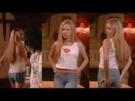 Amanda holden puts on a very leggy display in a patterned miniskirt. Amanda Holden - Jeans - YouTube