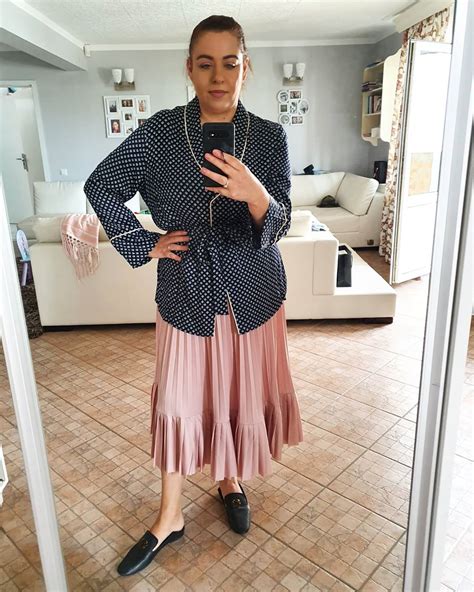 Oana roman şi familia, prima apariţie în trei, după ce ea şi marius au fost la un pas de divorţ! Oana Roman, trasă la răspundere de fani din cauza modului ...