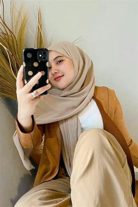 Cara membuat foto profil 3d di whatsapp jalantikus com foto profil whatsapp menggunakan foto 2 dimensi mungkin sudah biasa lalu. 6 Foto Ukhti Cantik Sekali Mempesona, Cocok Untuk Wallpaper Android & iPhone - Verity Lane Blog