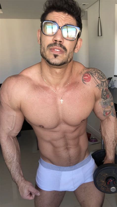 miˈnejɾu (listen)), or the brazilian mountain dialect (portuguese: Diego Mineiro aka. Lucas Maxuel - Hot Muscle Stud!