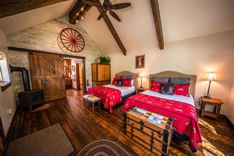 Choose from hotel rooms, suites, and cabin looking for the place to stay in jackson hole? Jackson Hole Cabins | Lodging Near Jackson Hole | Moose ...