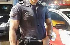 guapos cops policias sexy gay bulge rapazes militares latin uniforme policiais policial komplette atractivos chicos