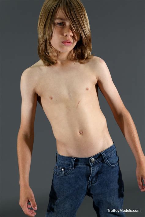 Male model runway walk tutorial: TBM Robbie in Jeans Photo Gallery - Face Boy