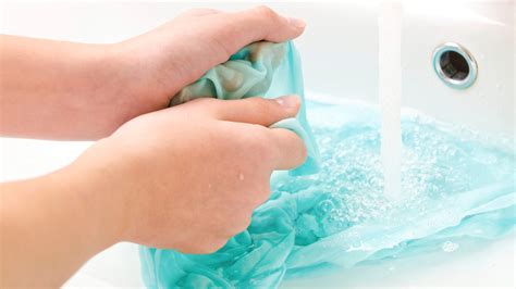 How to clean up powdered paint from your run or event: How To Reverse A Colour Run?