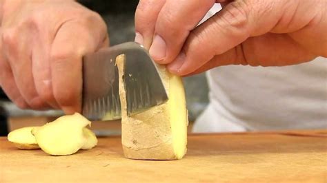 They are several tiny holes on which you rub your ginger, shredding it into the tiny pieces without further ado, compiled below is a list of some of the best products you can use to grate your ginger. How to Grate Ginger - YouTube