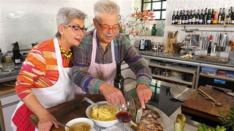 Hat jemand von euch den wirsingauflauf von martina und moritz schon mal nachgekocht? Die gesamte Sendung von "Kochen mit Martina und Moritz ...