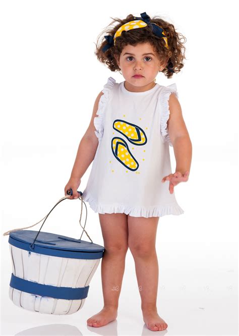 Estas sandalias de vestir están inspiradas en la moda. Lappepa Moda Infantil Vestido Nina Estampado Loros ...