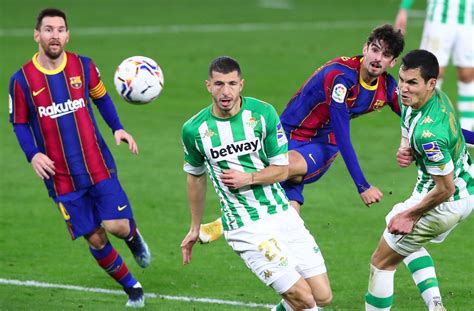 Cuenta oficial del real betis el @realbetis lamenta el fallecimiento de carlos timoteo griguol, entrenador del primer equipo en la. Real Betis 2-3 FC Barcelona: La Liga Player Ratings