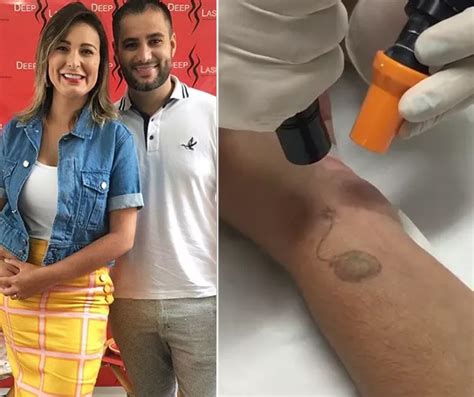 Este ano a moça deixou a igreja evangélica, anunciando ter sido extremamente mal tratada. Andressa Urach admite que se arrepende de tattoos e "sofre ...