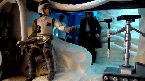 Yeah, i had get a new shelf to put on the brown one just for the sail barge diorama and this one. » Echo Base on Hoth Star Wars Diorama