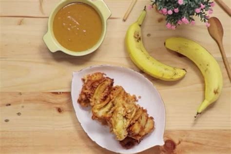 Setelah dibiarkan dalam air dan kotorannnya terangkat kemudian tiriskan. Resep Pisang Goreng Enak / Resep Membuat Pisang Goreng ...