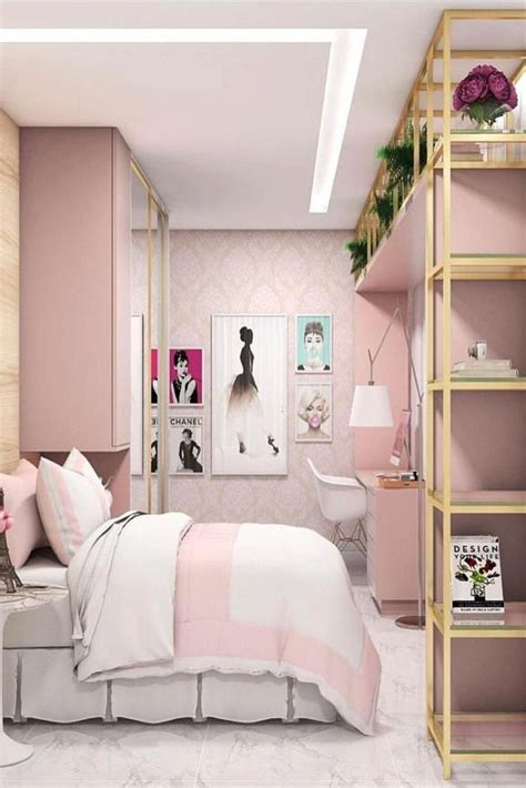 Japanese bedroom design is all about keeping the room look neat and elegant. Perfect Small Bedroom Decorations 29 - SWEETYHOMEE