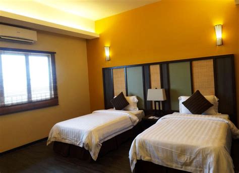 An exclusive studio suite with 1 queen size bed and extra 1 single size bed without any charges. Jom Bercuti di Gold Coast Morib Resort - Destinasi ...