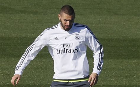 Traducir evitar significado evitar traducción de evitar sinónimos de evitar información sobre evitar en el diccionario y enciclopedia en línea gratuito. Karim Benzema recomendó a Valbuena evitar que saliera el ...