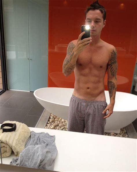 Ver más ideas sobre ropa, patrones de boxer, boxer hombre. J Balvin bromeó con sus fotos del pasado: "Cuando me creía ...