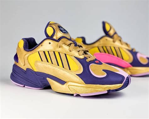It is an adaptation of the first 194 chapters of the manga of the same name created by akira toriyama. Adidas Falcon Yung-1 DBZ Golden Freezer