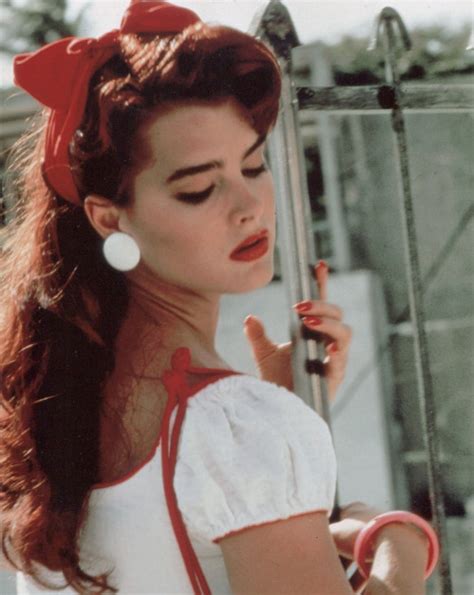 Narra la historia de una niña de doce años (brooke shields) que vive en un burdel de nueva orleans. brooke shields on Tumblr