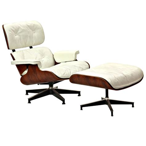 The eames lounge chair is being used commonly in bbc shows, rest media channels and in movies and television series. 1stdibs | Vintage White Leather Lounge by Charles & Ray ...