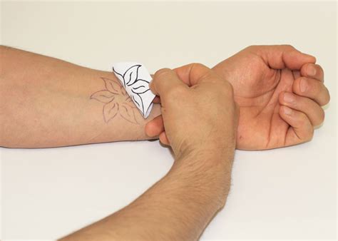 Store leftover henna paste in the fridge to keep it fresh. How to Make a Henna Tattoo Stencil Transfer - HennaCity