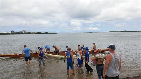 Molokai Hoe & Na Wahine O Ke Kai