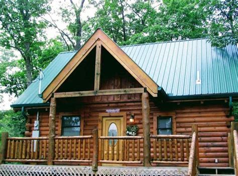 Experience our gatlinburg honeymoon cabins when you bring someone special to the great smoky. Best Gatlinburg Airbnb: Top Cabins with Hot Tubs for 2021 ...