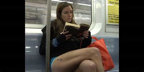 Culottes usagées, fétichisme, pieds, soumis, dominas, videos, livecams. Sans pantalon dans le métro - La DH