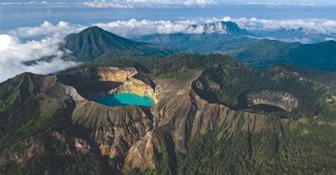 Pemandangan alam adalah keindahan alam yang terlihat secara natural/alami yang terbentang luas yang telah diciptkan. Penampakan Asli 6 Pemandangan Alam yang Tergambar di Uang ...