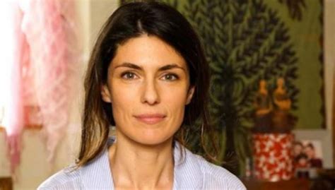 Elected as miss italy in 1995, she started acting in a lot of tv movies and tv series that gave her such a big audience: Anna Valle: "Ci sta che un uomo ci provi" - Siciliafan