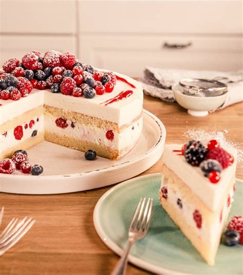 Maybe you would like to learn more about one of these? Beerige Käse-Sahne-Torte | Rezept | Käse sahne torte ...