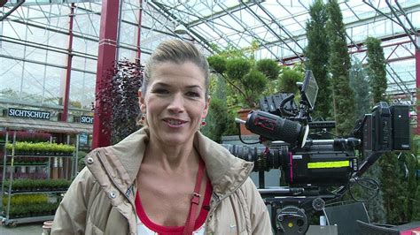 Moderatorin anke engelke und musiker max raabe im duett zu ehren dieter kosslick bei seiner letzte drehwoche bei ladykracher viii: Anke Engelkes Shopping Haul im Baumarkt - Ladykracher ...